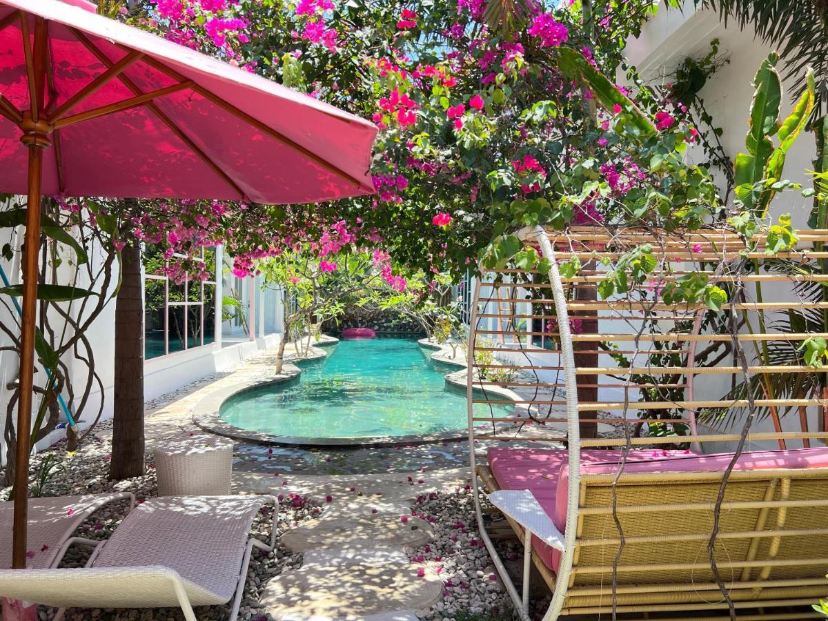 Flamingo Hotel Gili Trawangan Exterior photo