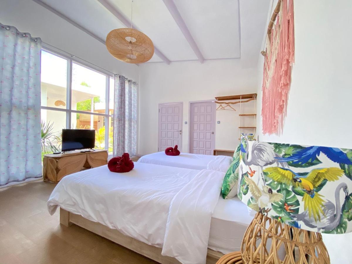 Flamingo Hotel Gili Trawangan Exterior photo